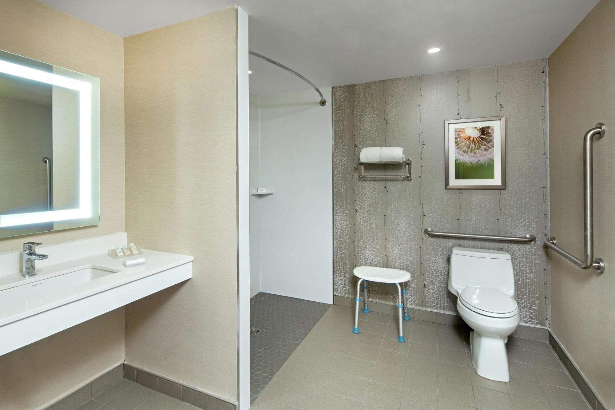 Hilton Garden Inn Toronto-Oakville Ngoại thất bức ảnh