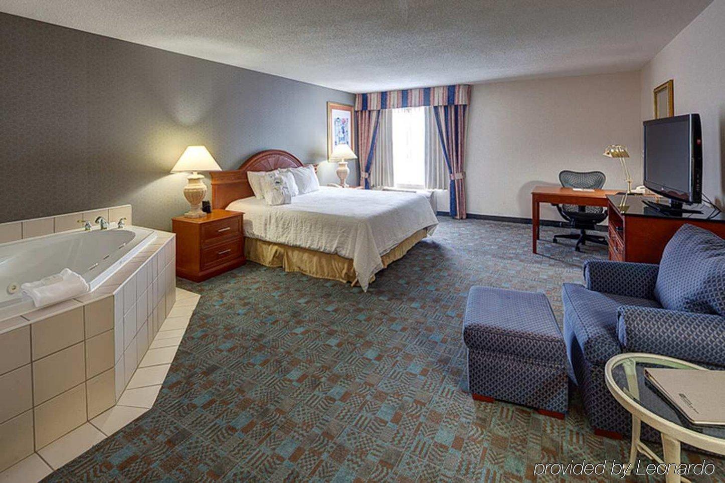 Hilton Garden Inn Toronto-Oakville Ngoại thất bức ảnh